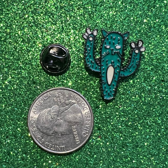♡♡3/$15 Cactus Enamel Pin - Picture 2 of 3